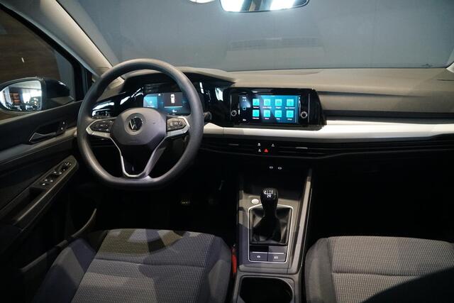 Volkswagen GOLF 1.0 TSI Golf + CARPLAY / 18'' LMV