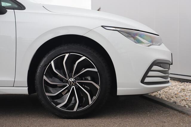 Volkswagen GOLF Variant 1.0 eTSI Life Automaat Navigatie Carplay Android Memory Sportstoel Getint Glas 17 inch LMV Sfeerverlichting Adaptive Cruise