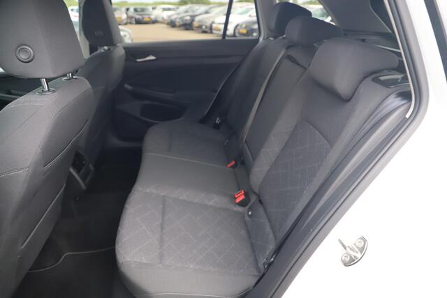 Volkswagen GOLF Variant 1.0 eTSI Life Automaat Navigatie Carplay Android Memory Sportstoel Getint Glas 17 inch LMV Sfeerverlichting Adaptive Cruise