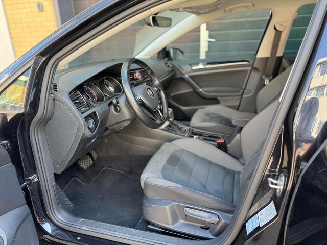Volkswagen GOLF 1.5 TSI Highline Business R