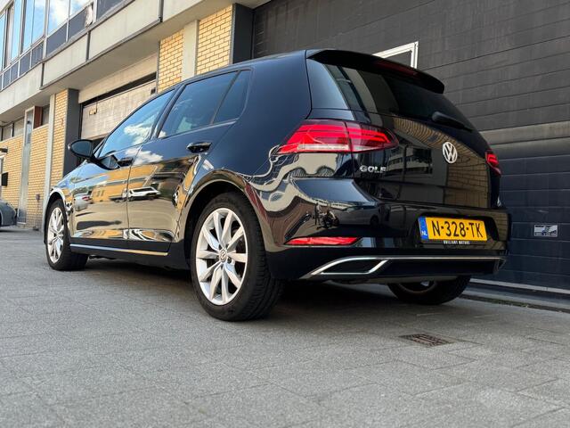 Volkswagen GOLF 1.5 TSI Highline Business R
