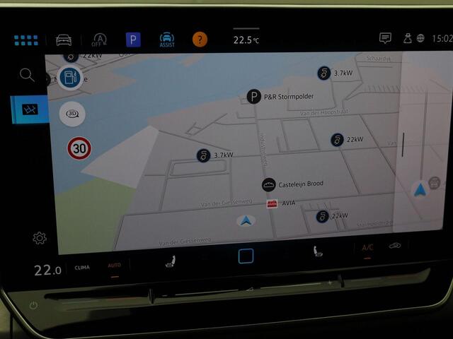 Volkswagen GOLF 1.5eTSI/116PK Life DSG · Navigatie · Parkeersensoren · Stoel-& stuurverwarming · Garantie tot juli 2025