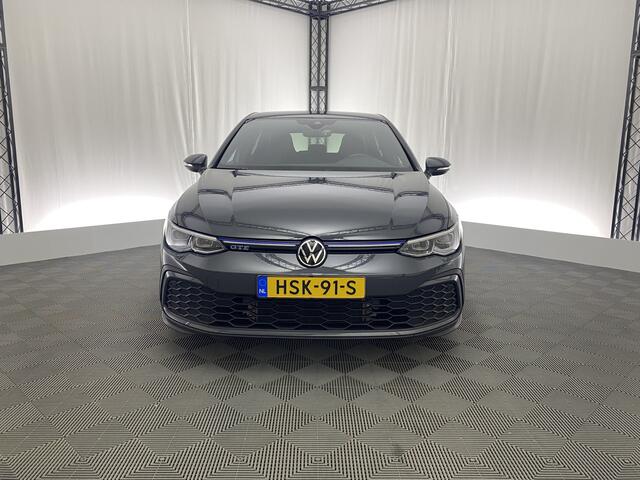 Volkswagen GOLF 1.4 eHybrid GTE Automaat | Apple Carplay | Navi | ACC | DAB | Ambient Lighting |