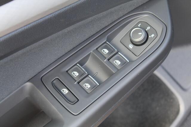 Volkswagen GOLF Variant 1.0 TSI Life