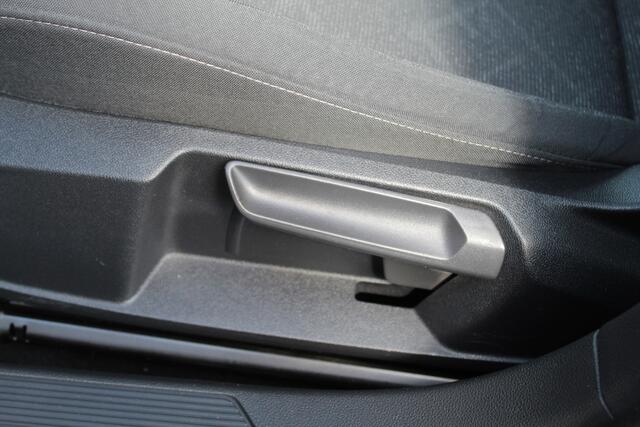 Volkswagen GOLF Variant 1.0 TSI Life