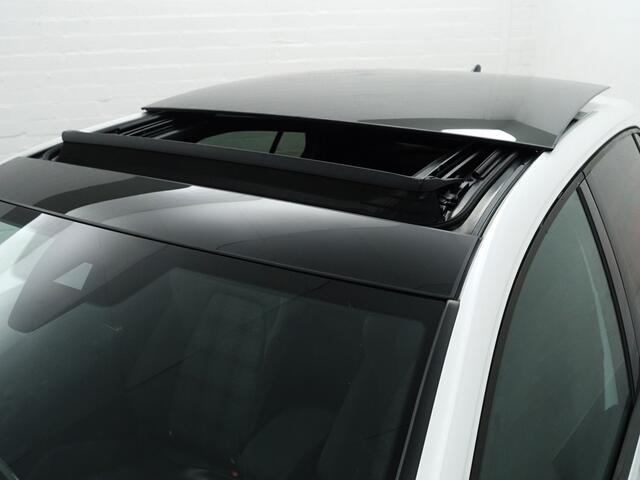 Volkswagen GOLF 1.4 eHybrid 242pk GTE Aut- Panoramadak, Stuur/Stoelverwarming, CarPlay, Android auto, Ada Cruise, Sfeerverlichting