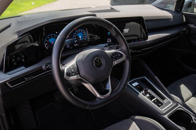 Volkswagen GOLF 1.5 eTSI Style , Adap. cruise, Stuur/stoelverwarming, Carplay,