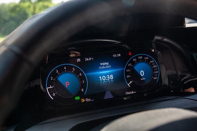 Volkswagen GOLF 1.5 eTSI Style , Adap. cruise, Stuur/stoelverwarming, Carplay,