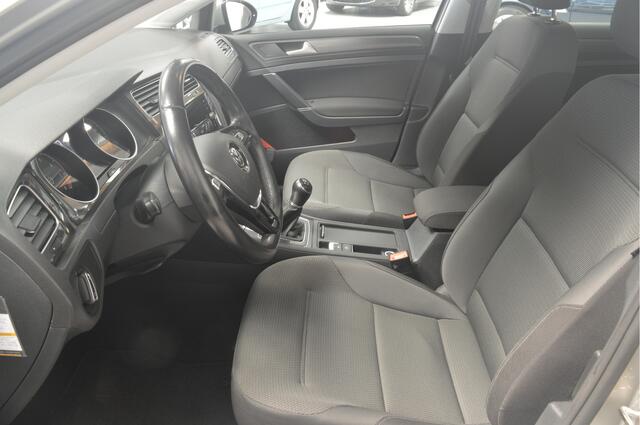 Volkswagen GOLF 1.0 TSI Comfortline // 117.000 km // CLIMA // ADAPTIVE CRUISE // TREKHAAK // NAVI // /// ZATERDAG 14-6 GESLOTEN ///