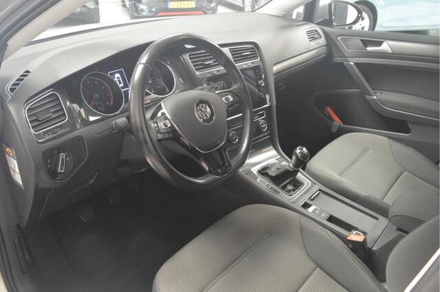 Volkswagen GOLF 1.0 TSI Comfortline // 117.000 km // CLIMA // ADAPTIVE CRUISE // TREKHAAK // NAVI // /// ZATERDAG 14-6 GESLOTEN ///