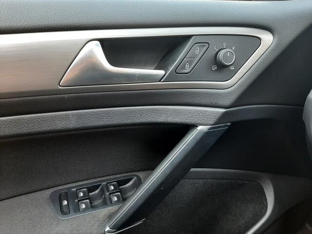 Volkswagen GOLF 1.0 TSi 115pk BMT !!44.000km!! Airco Cruise-control Navigatie Bluetooth