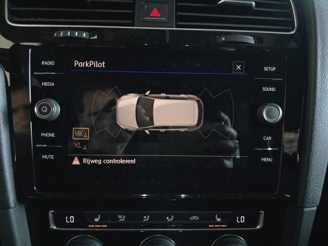 Volkswagen GOLF 1.4 TSI PHEV GTE / Dealer Onderhouden / Stoelverwarming / LED Koplampen