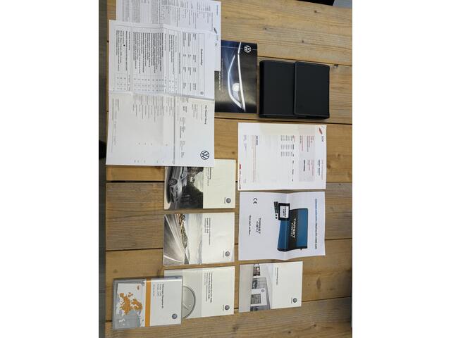 Volkswagen GOLF 7,5 GTI TCR 2.0 TSI Stage2 DSG / Aut. Dynaudio Panoramadak Milltek 91dkm!!