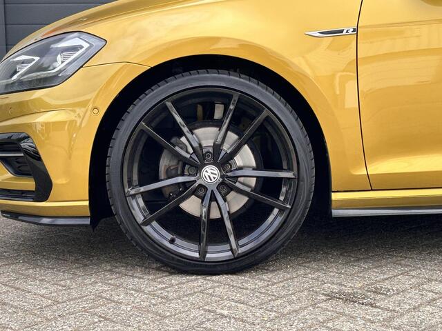 Volkswagen GOLF 1.4 TSI Highline Business R-Line | LED | 19 inch | Virtual | Camera | Alcantara |