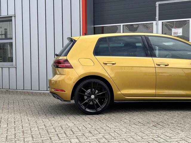 Volkswagen GOLF 1.4 TSI Highline Business R-Line | LED | 19 inch | Virtual | Camera | Alcantara |
