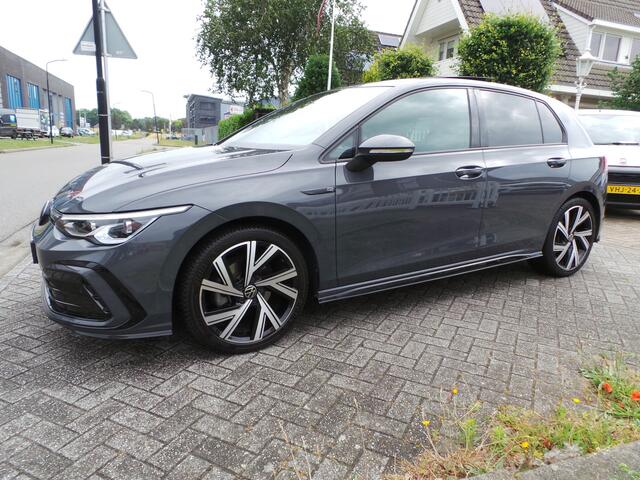 Volkswagen GOLF 1.5 eTSI R-Line Pano,Dodehoek,Stoelverw Airco,Cruise,Navigatie,18"Lmv