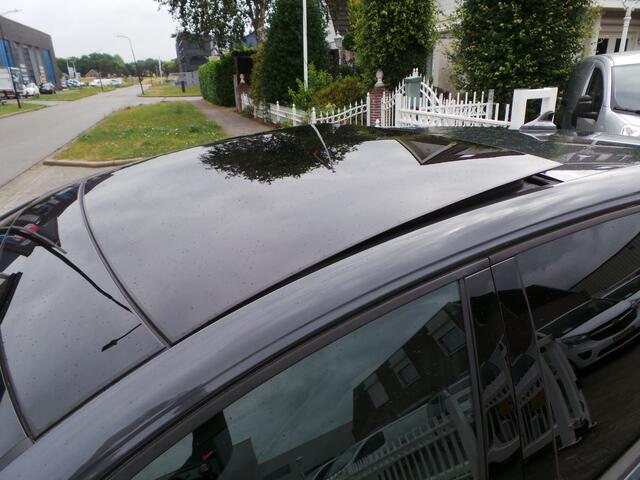 Volkswagen GOLF 1.5 eTSI R-Line Pano,Dodehoek,Stoelverw Airco,Cruise,Navigatie,18"Lmv