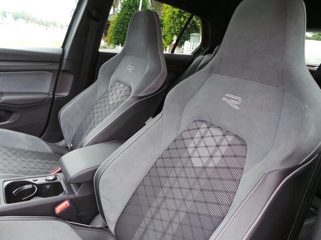 Volkswagen GOLF 1.5 eTSI R-Line Pano,Dodehoek,Stoelverw Airco,Cruise,Navigatie,18"Lmv