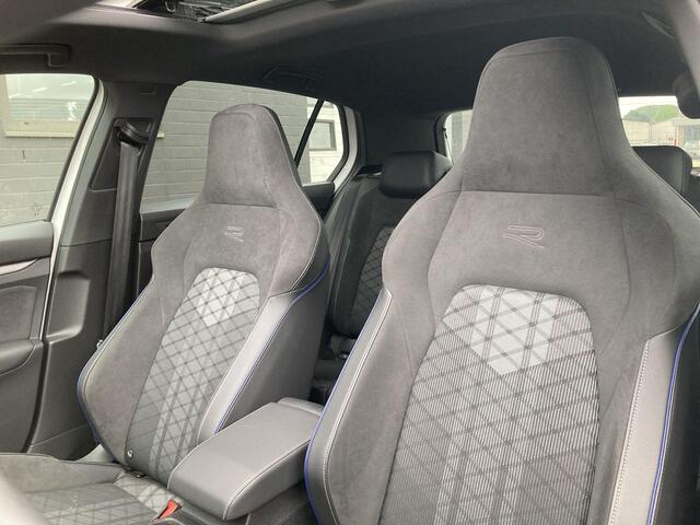 Volkswagen GOLF 1.5eTSI/150PK R-Line Blackstyle DSG · NIEUW MODEL · Panoramadak · Camera + Parkeersensoren · Stoel- & stuurverwarming · Garantie tot november 2026
