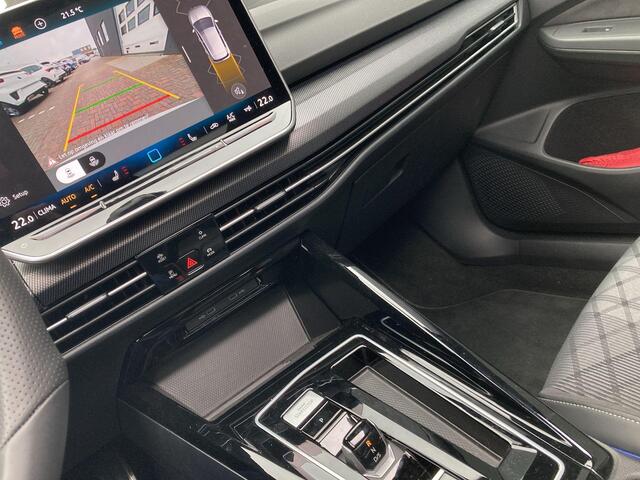 Volkswagen GOLF 1.5eTSI/150PK R-Line Blackstyle DSG · NIEUW MODEL · Panoramadak · Camera + Parkeersensoren · Stoel- & stuurverwarming · Garantie tot november 2026