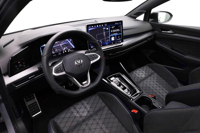 Volkswagen GOLF 1.5 eTSI 150 pk DSG R-Line | Black Style | Panoramadak | Trekhaak | IQ Light | Harman/Kardon | Head-up display | Stuur-/stoelverwarming