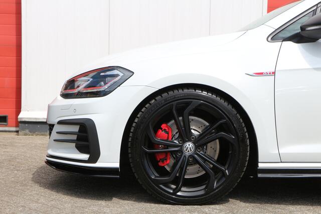 Volkswagen GOLF 2.0 TSI GTI TCR Akrapovic | Pano | Discover Pro