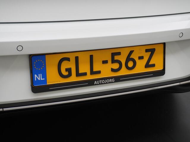 Volkswagen GOLF 1.5 eHybrid 50 Edition NAP | PHEV | Camera | Massage stoel | Navigatie |