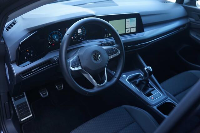 Volkswagen GOLF VIII 1.0 TSI Active