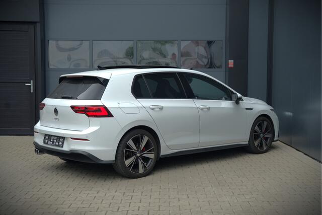 Volkswagen GOLF 2.0 TDI GTD | Panoramadak | Stoelverwarming | Stuurverwarming | Adaptive Cruise Control | Apple Carplay | Sport & Sound | Adaptief Onderstel | Keyless | IQ Light LED | Camera | Ambiance Verlichting