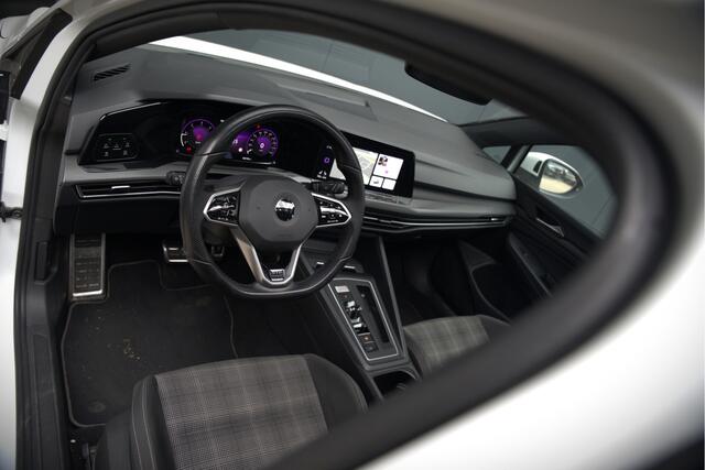 Volkswagen GOLF 2.0 TDI GTD | Panoramadak | Stoelverwarming | Stuurverwarming | Adaptive Cruise Control | Apple Carplay | Sport & Sound | Adaptief Onderstel | Keyless | IQ Light LED | Camera | Ambiance Verlichting