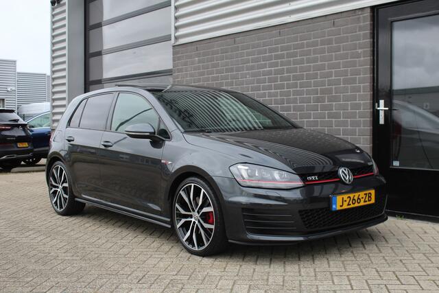 Volkswagen GOLF 2.0 TSI GTI / Panoramadak / Stoelverwarming