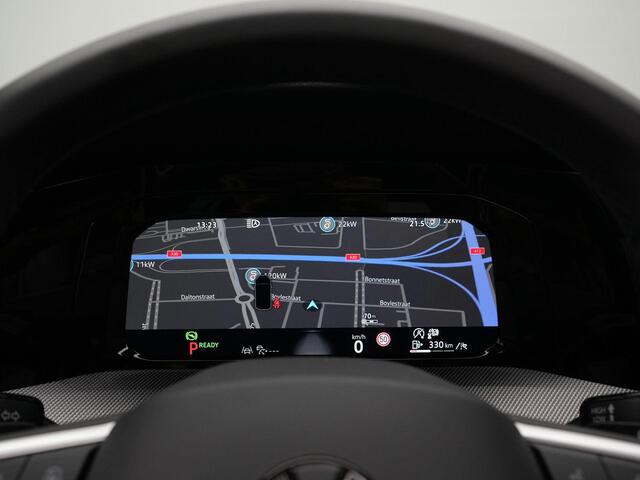 Volkswagen GOLF 1.5 eTSI 150 pk DSG R-Line Edition | Panoramadak | IQ Light | Head-up display | Stuur-/stoelverwarming | Achteruitrijcamera
