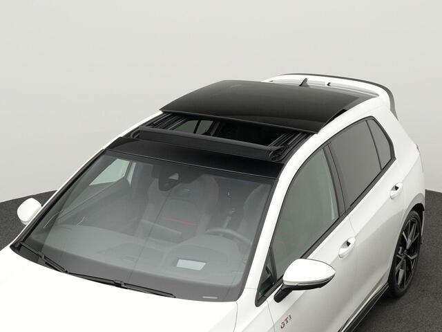 Volkswagen GOLF 2.0 TSI GTI Clubsport 300 pk DSG | Panoramadak | Harman/Kardon | Adaptief sportonderstel | Rondomzicht camera | IQ Light