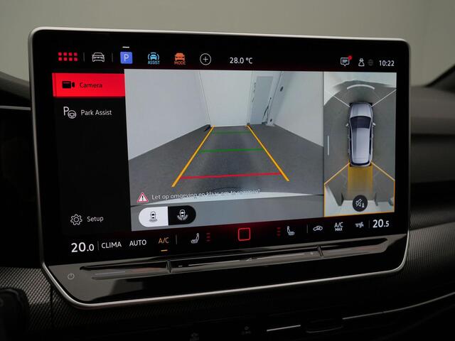 Volkswagen GOLF 2.0 TSI GTI Clubsport 300 pk DSG | Panoramadak | Harman/Kardon | Adaptief sportonderstel | Rondomzicht camera | IQ Light