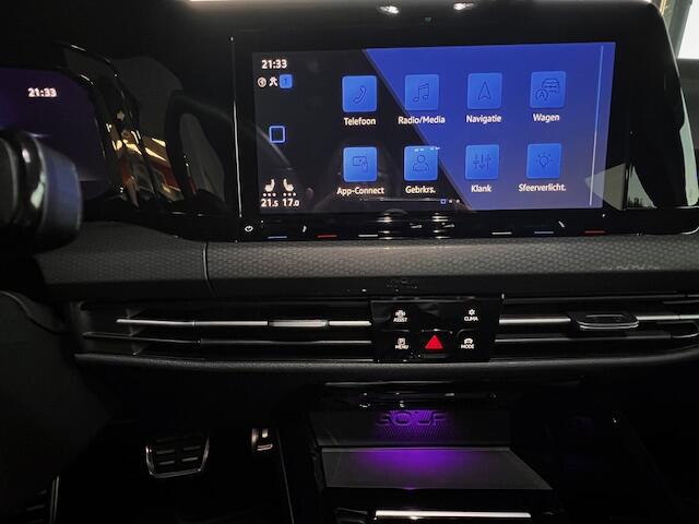 Volkswagen GOLF 2.0 TSI GTI Clubsport / AKRAPOVIC / IQ Light / Winter Pakket / 19" Wielen