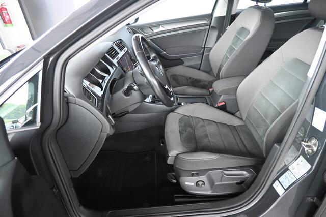 Volkswagen GOLF Variant 1.0 TSI Comfortline Business Automaat Clima Navigatie Massagestoel Inruil Mogelijk!