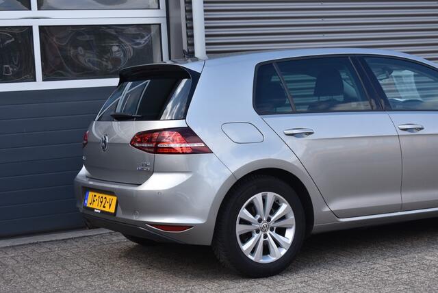 Volkswagen GOLF 1.0 TSI BNS ED. CON / APPLE CARPLAY / CLIMA / DEALER ONDERHOUDEN