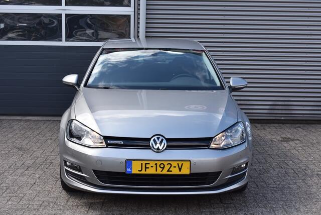 Volkswagen GOLF 1.0 TSI BNS ED. CON / APPLE CARPLAY / CLIMA / DEALER ONDERHOUDEN