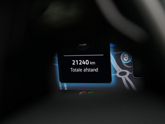 Volkswagen GOLF 1.5 eTSI 150 pk DSG R-Line Edition | Panoramadak | IQ Light | Head-up display | Stuur-/stoelverwarming | Achteruitrijcamera