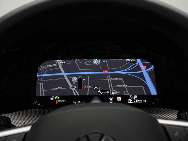 Volkswagen GOLF 1.5 eTSI 150 pk DSG R-Line Edition | Panoramadak | IQ Light | Head-up display | Stuur-/stoelverwarming | Achteruitrijcamera