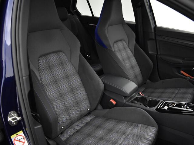 Volkswagen GOLF 1.4 245pk DSG eHybrid GTE · Apple/Android Car Play · Navi · Keyless · Sfeerverlichting · P-Sensoren · 17'' Inch · Garantie t/m 20-01-2027 of 100.000km