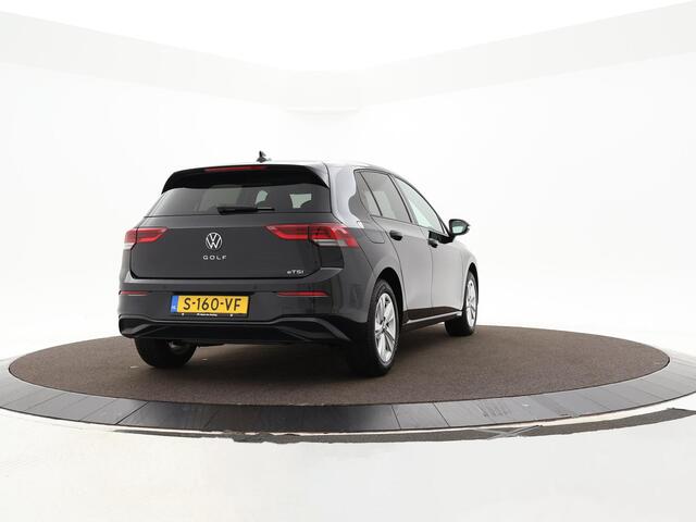 Volkswagen GOLF 1.0 eTsi 110pk DSG Life · Apple/Android Car Play · Navi · P-Sensoren · ACC · DAB · 16'' Inch · Garantie t/m 17-04-2027 of 100.000km