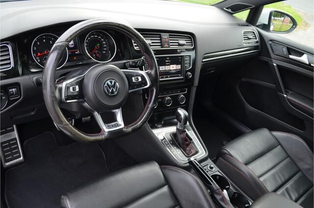Volkswagen GOLF 2.0 TSI GTI Performance Pano | Carplay | a.Camera | Keyless | LED koplampen | DSG | 18'' LMV