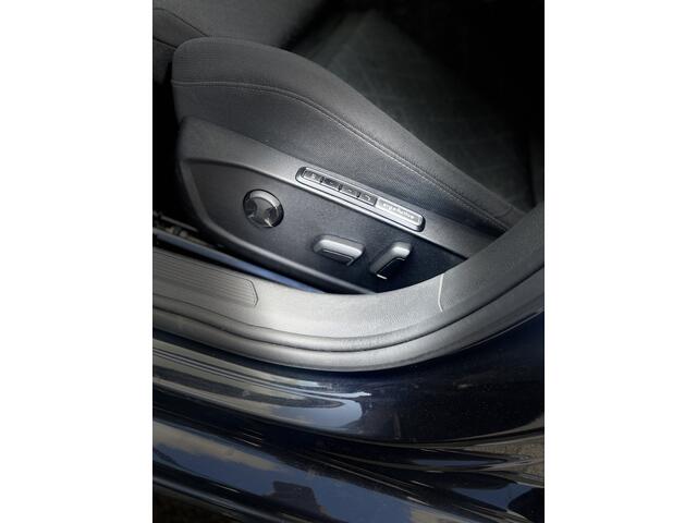 Volkswagen GOLF 2.0 TDI Life.Bns Dsg(7)|IQ.drive|Trekh|Cam|Pdc|Full