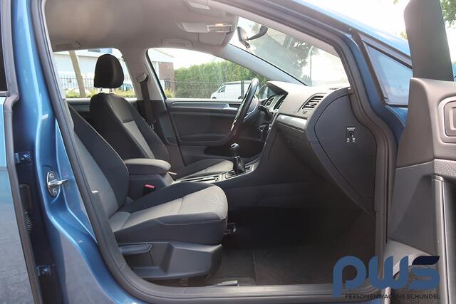 Volkswagen GOLF 1.0 TSI Edition Navi / Bluetooth / Airco / Trekhaak / NL auto!