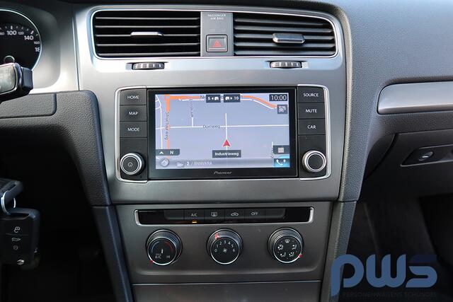 Volkswagen GOLF 1.0 TSI Edition Navi / Bluetooth / Airco / Trekhaak / NL auto!