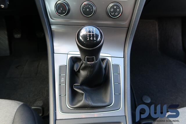 Volkswagen GOLF 1.0 TSI Edition Navi / Bluetooth / Airco / Trekhaak / NL auto!