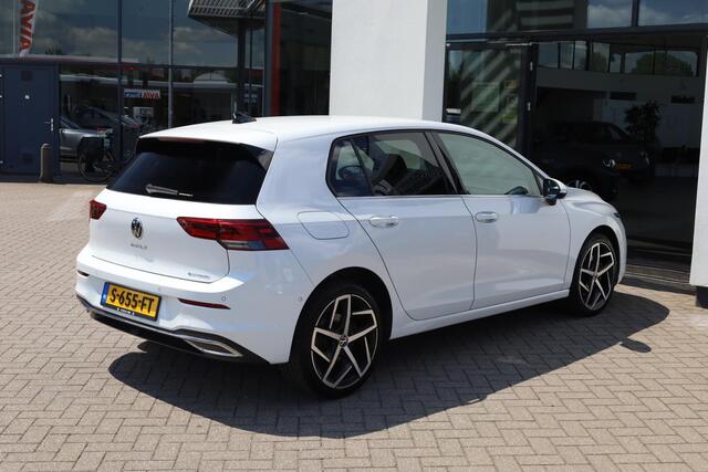 Volkswagen GOLF 1.4 eHybrid Style ErgoActive, LED plus + strip, verwarmbare voorstoelen, keyless, travel assist, spiegelpakket met geheugen, digital cockpit pro, pre-crash, ACC met Stop&Go, draadloos app connect, achteruitrijcamera, head-up display, lich&zicht, multimedi