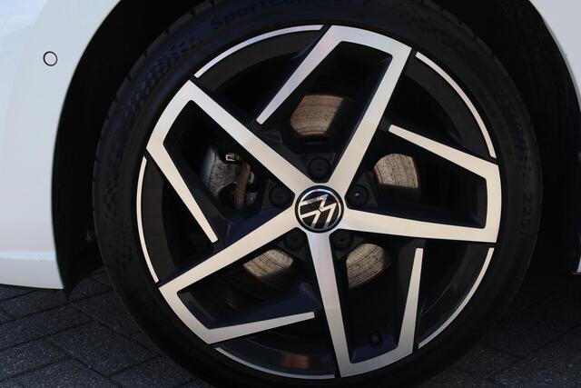 Volkswagen GOLF 1.4 eHybrid Style ErgoActive, LED plus + strip, verwarmbare voorstoelen, keyless, travel assist, spiegelpakket met geheugen, digital cockpit pro, pre-crash, ACC met Stop&Go, draadloos app connect, achteruitrijcamera, head-up display, lich&zicht, multimedi
