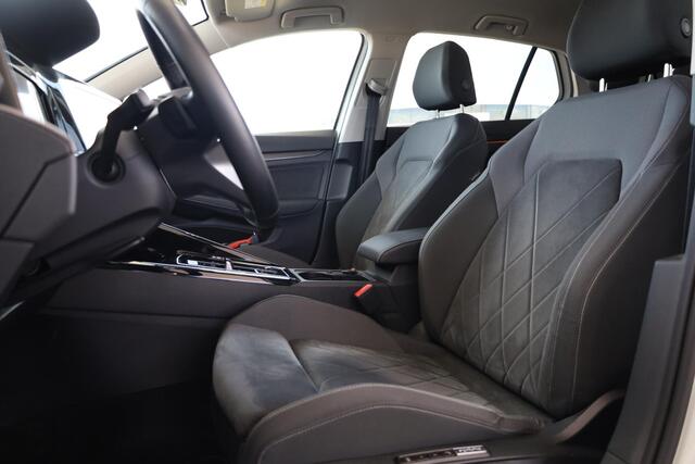 Volkswagen GOLF 1.4 eHybrid Style ErgoActive, LED plus + strip, verwarmbare voorstoelen, keyless, travel assist, spiegelpakket met geheugen, digital cockpit pro, pre-crash, ACC met Stop&Go, draadloos app connect, achteruitrijcamera, head-up display, lich&zicht, multimedi